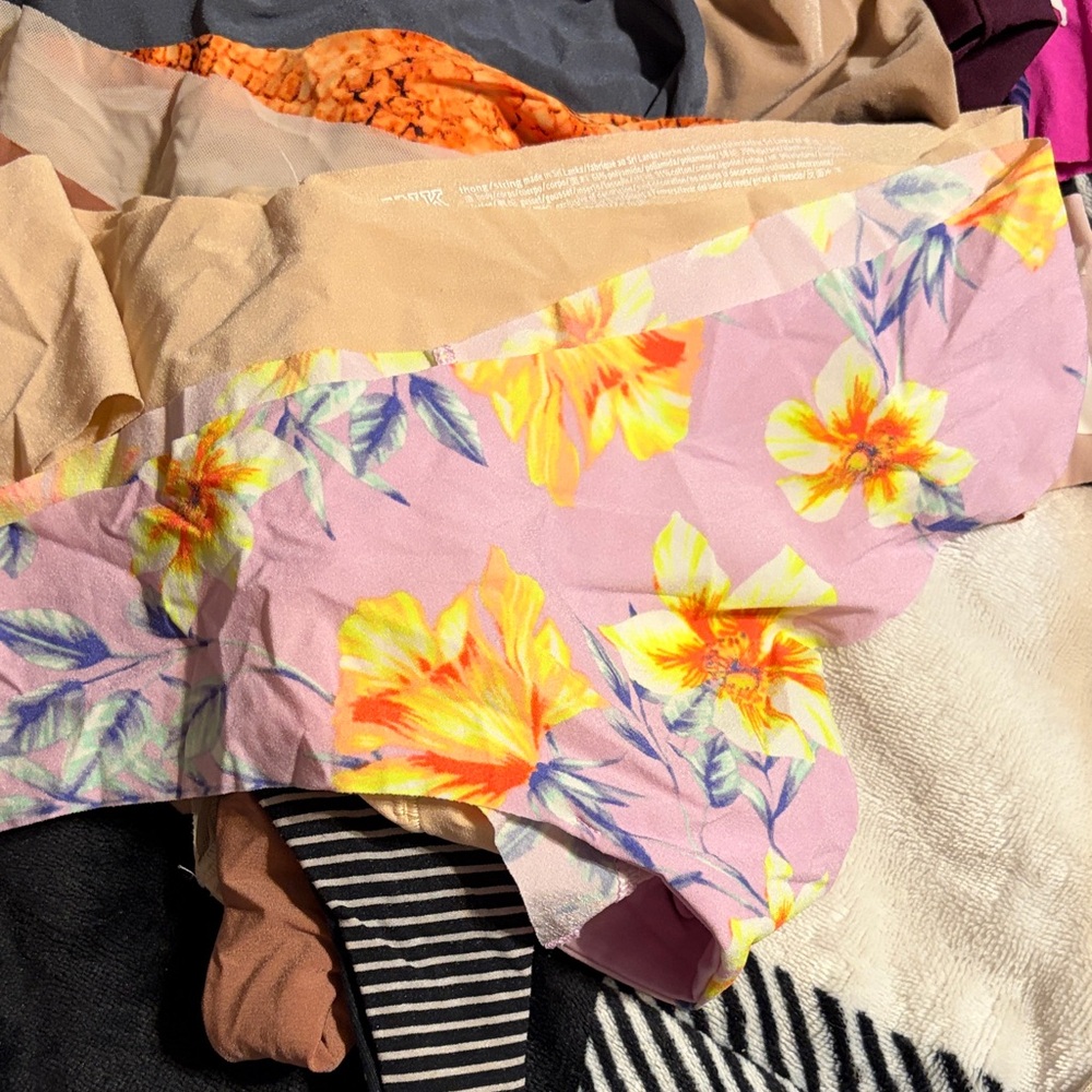 Lot of Victoria Secret Pink Underwear 90 count